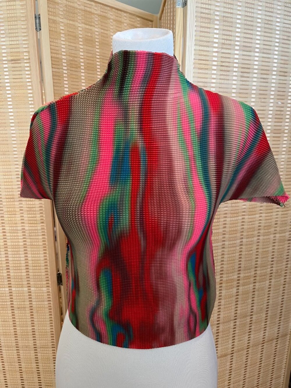 High Quality Turtle Red top - Never Worn - Picture 3 of 4